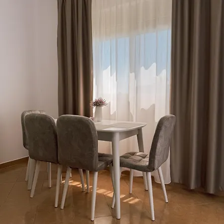 Apartment Alaia's