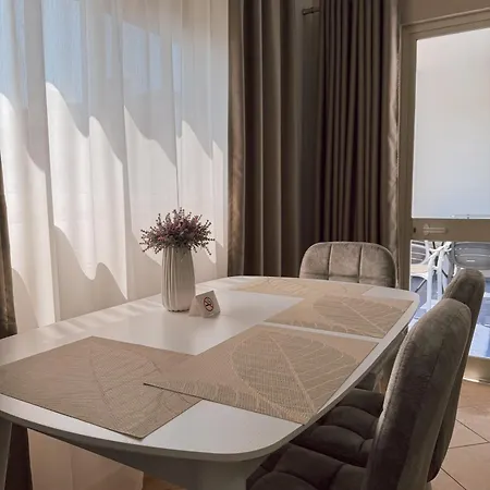 Apartament Alaia's *